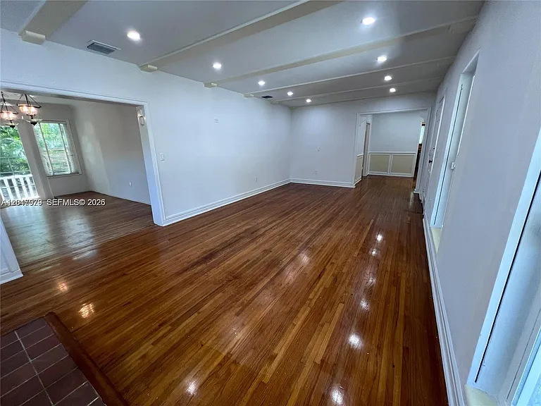 1452 Urbino Ave — Photo 7
