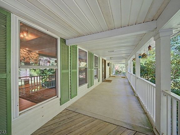 4th image of 15 Valley Rd