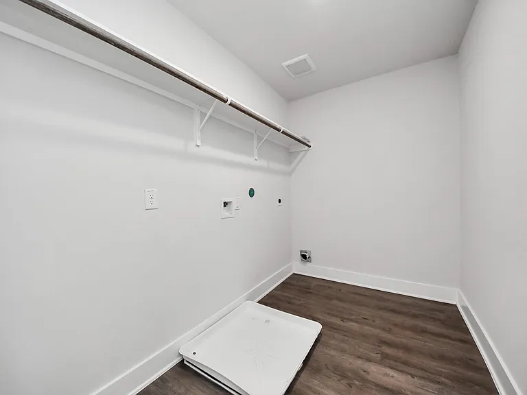 4423 Santorini Ln — Photo 25