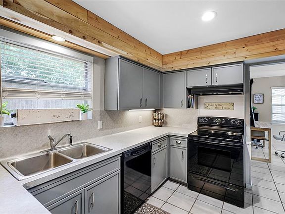 5th image of 1214 Woodland Dr