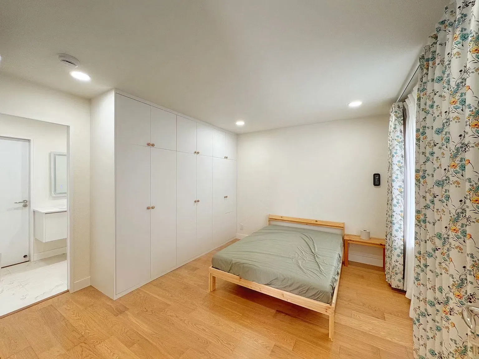 1 bed, 550 sqft, $2,700 — Photo 2