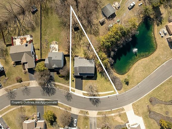 4th image of 887 Scioto Meadows Blvd