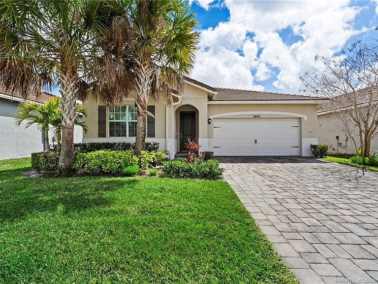 7461 SW Harbor Cove Dr — Photo 1