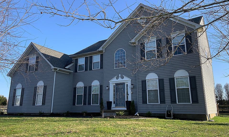 1st image of 111 W Stonewall Dr