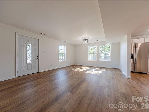5th image of 214 E Washington Ave