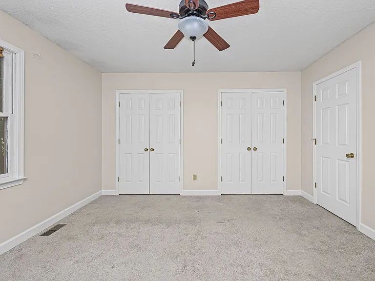 5918 King Charles Ct — Photo 24