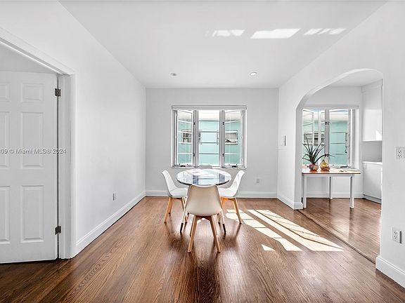 3rd image of 732 10th St APT 204