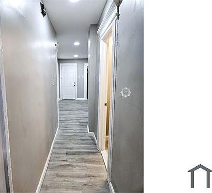 4th image of 42 Kenmore Ave Floor 1