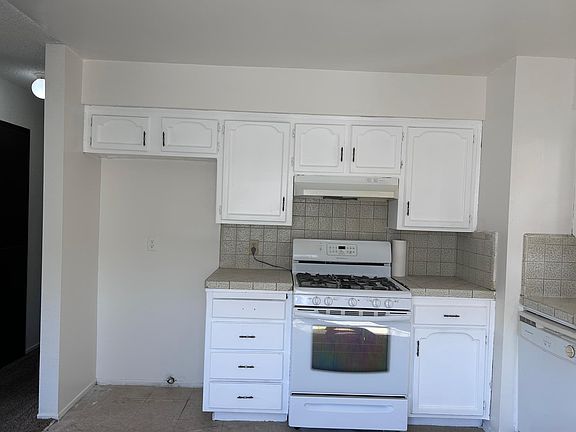 2nd image of 2514 W Hemlock Ct #2514