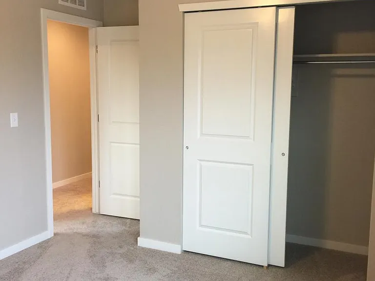 2120 Mackinac St — Photo 7