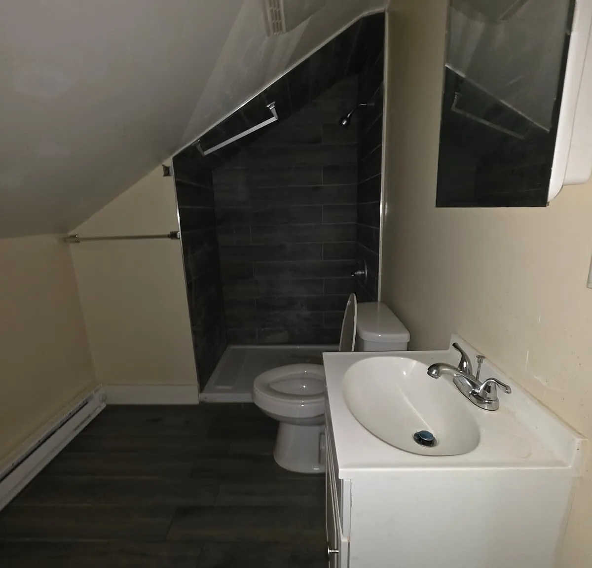 5 bed, $2,425 — Photo 3