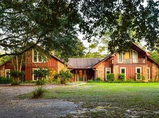 15648 Four Oaks Dr, Pride, LA 70770