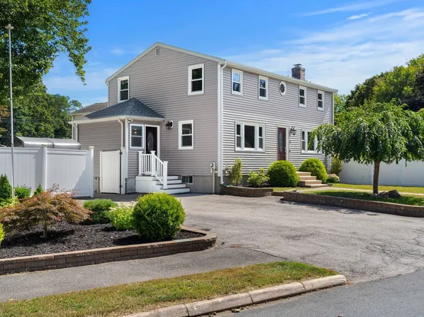2 Ash St, Amesbury, MA 01913