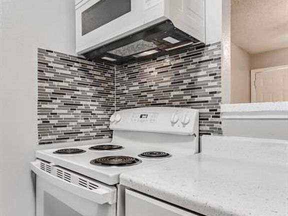 5th image of 111 E Rogers St APT 2