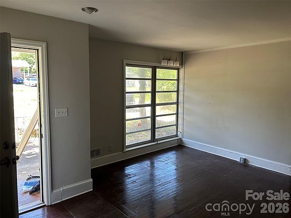 5th image of 312 Davis Park Rd