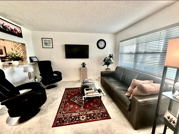 900 Atlantic Shores Blvd APT 126, Hallandale, FL 33009