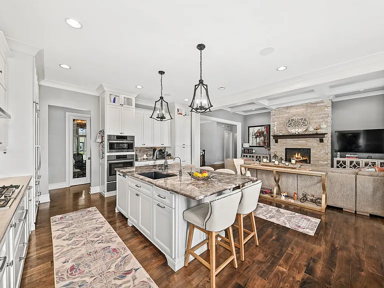 1626 Twisted Oak Ct — Photo 12