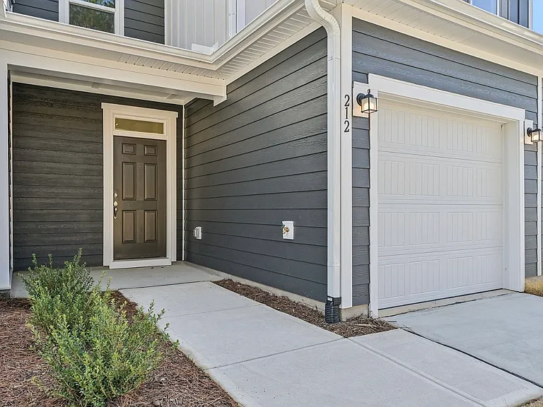 212 Parker Ln — Photo 6