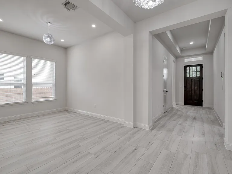 14921 Iveans Way — Photo 6