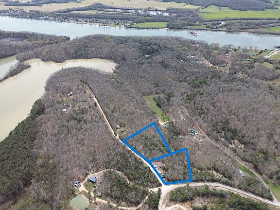 3rd image of 40 Long Point Rd