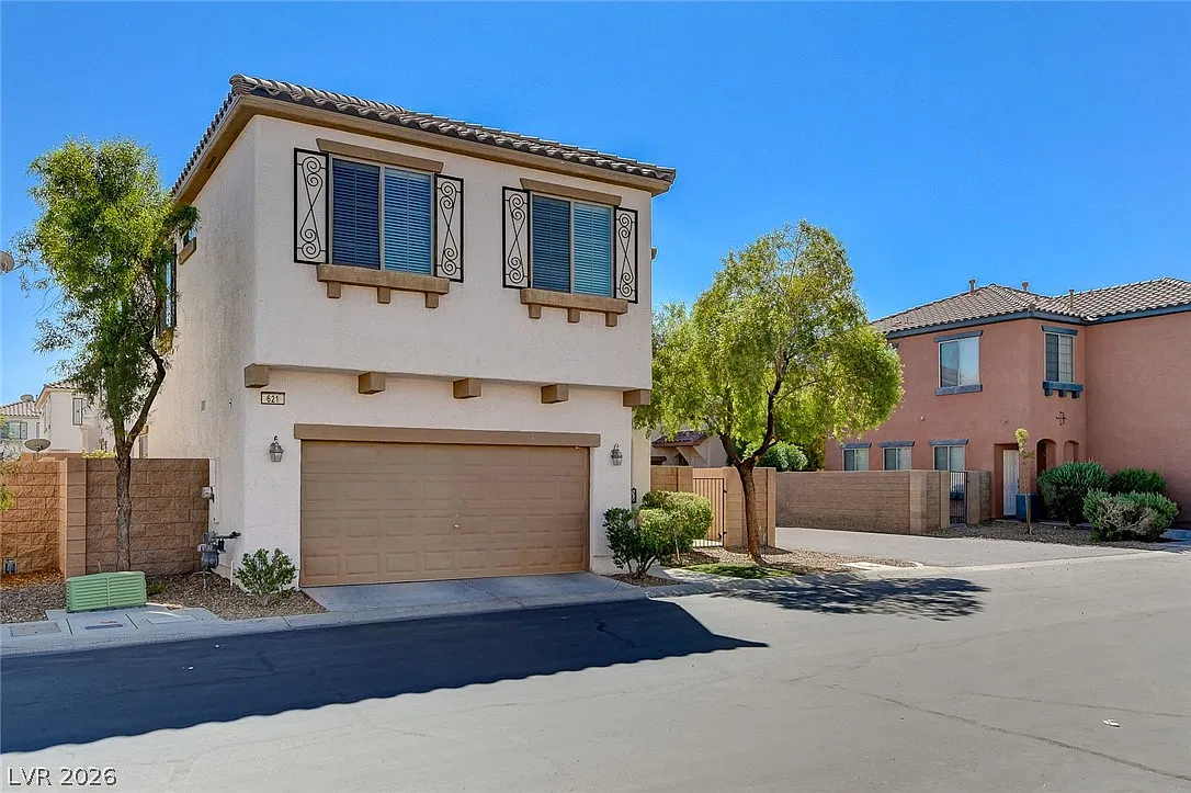 4 bed, 2.5 bath, 1909 sqft, $1,995 — Photo 3