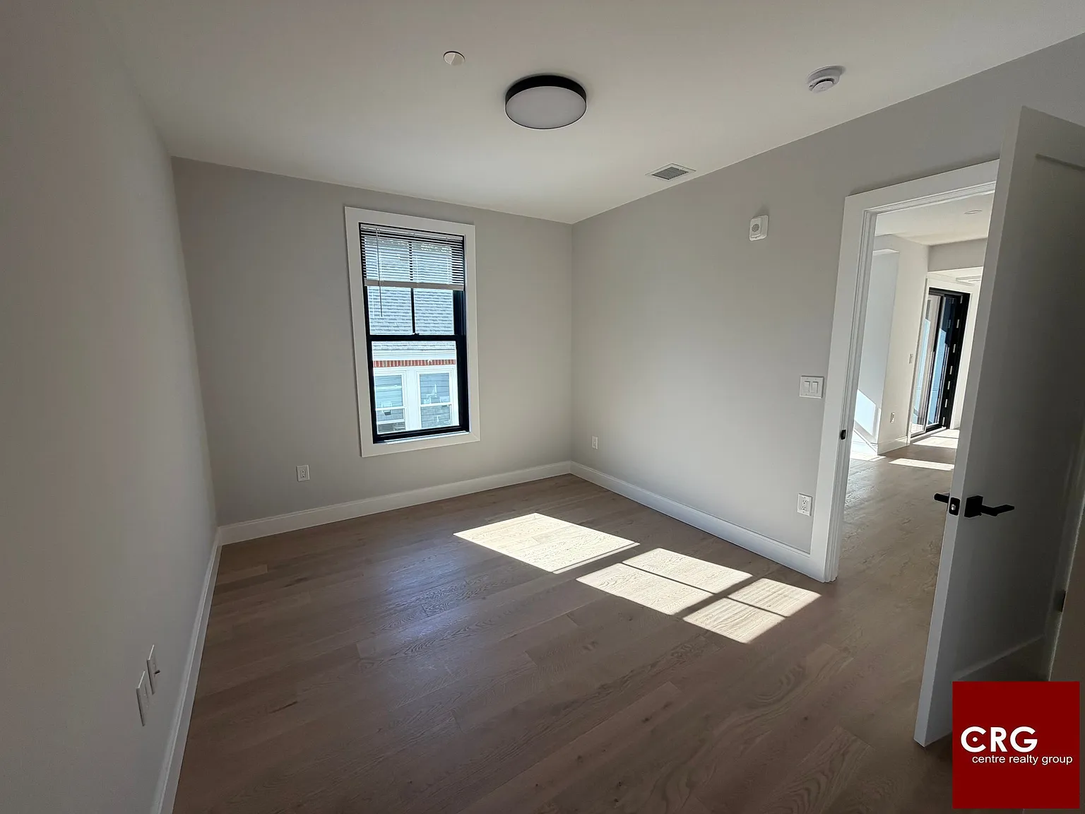 2 bed, 2.0 bath, 960 sqft, $4,295 — Photo 4