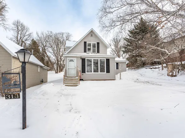 313 3rd St SE, Pelican Rapids, MN 56572