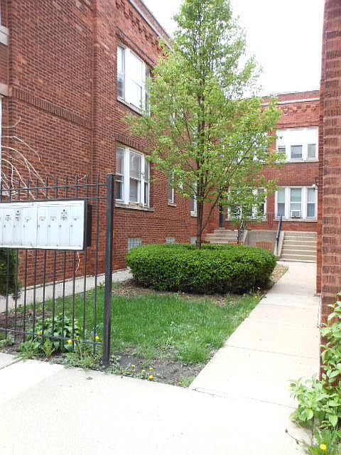 1st image of 2618 N Avers Ave APT 2R