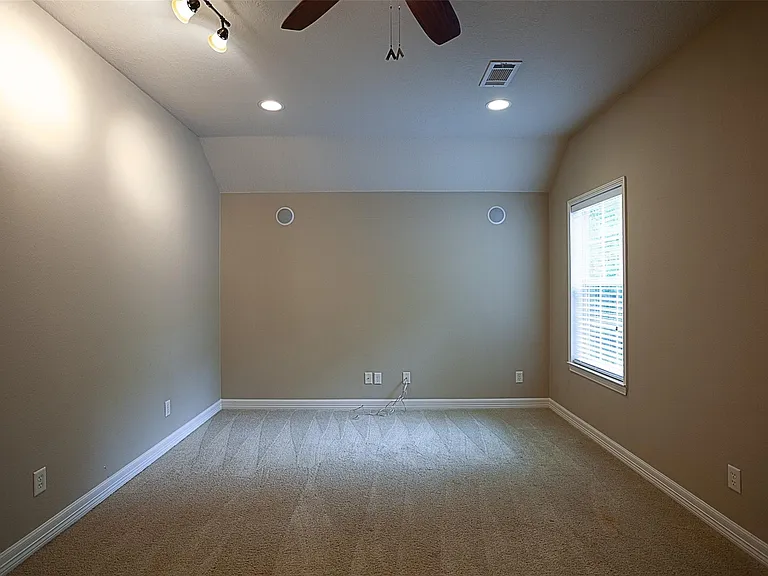 289 Broadmoor Dr — Photo 38