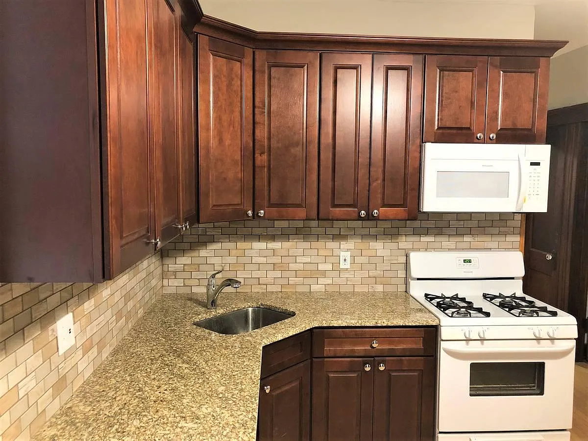 Building Photo - 2342 W Rice St #1F