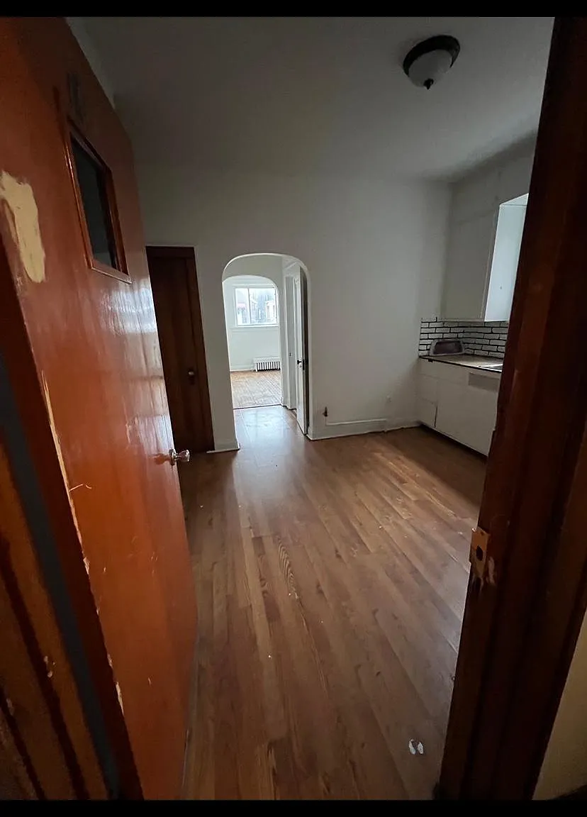3736 Euclid Ave — Photo 2