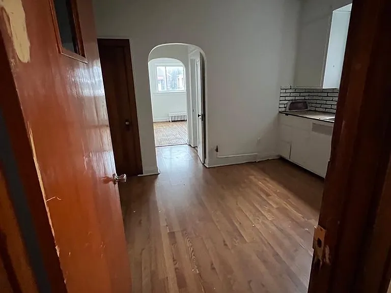 3736 Euclid Ave #1 — Photo 2