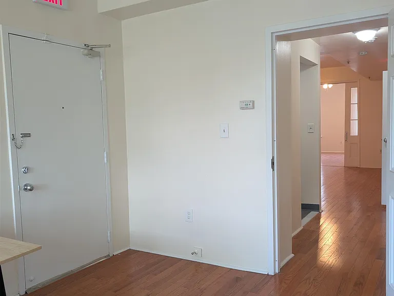 219 Montgomery St #3 — Photo 5