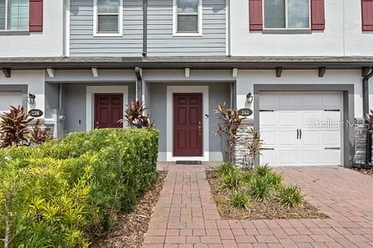 3 bed, 2.5 bath, 1490 sqft, $2,400 — Photo 2
