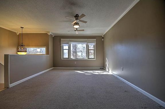 3rd image of 387 Beechwood Cir