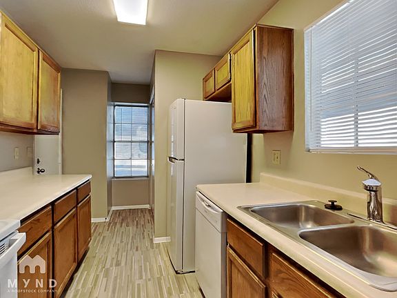 5th image of 1915 S 39th St Unit 29