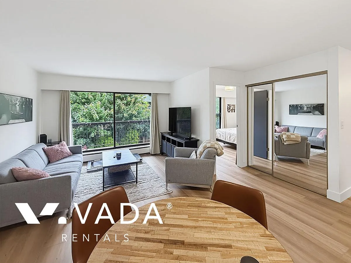 721 Hamilton Street New Westminster — Photo 2
