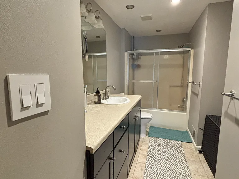 2750 Hunters Point Dr — Photo 4