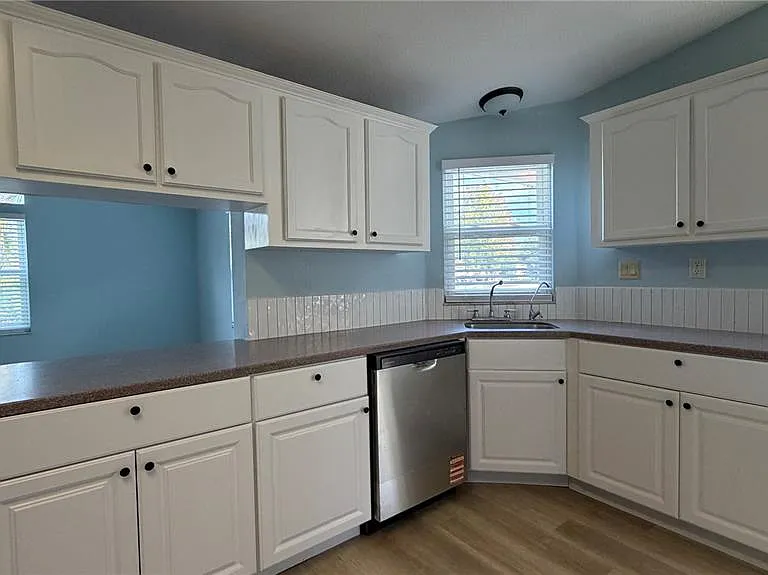 1831 Winchester Ct S — Photo 12