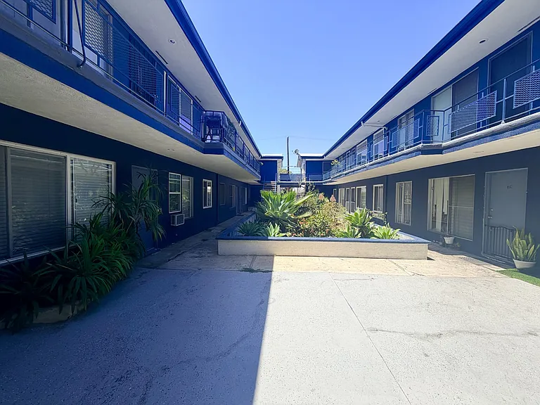 3333 Mentone Ave #2 — Photo 6
