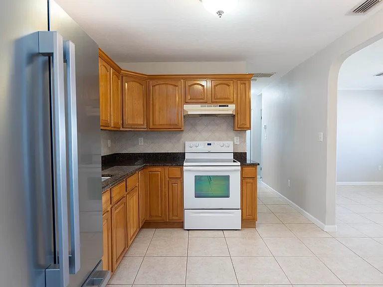 2714 Grand Cayman St — Photo 23