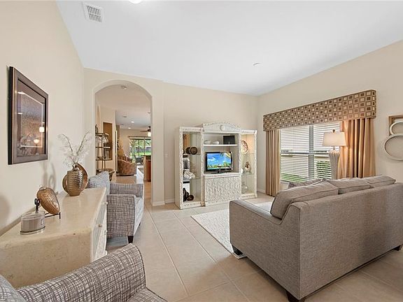 4th image of 2568 Keystone Lake Dr