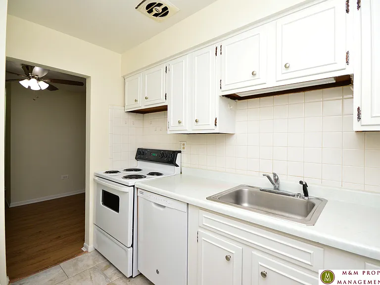 315 N Maple — Photo 25