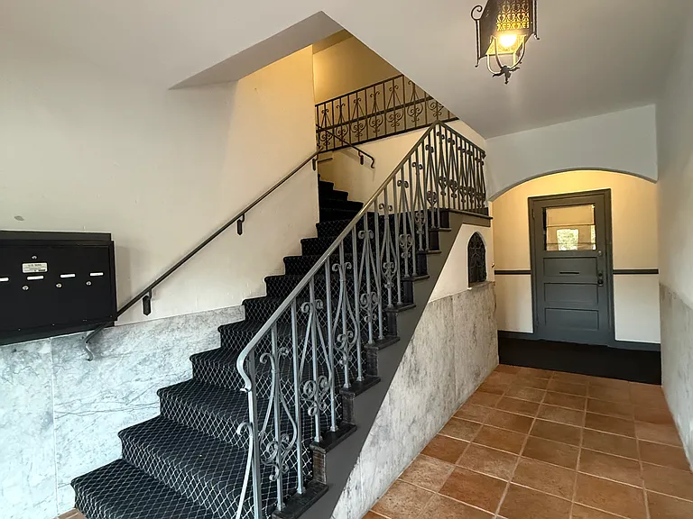 1121 E Chevy Chase Dr #11 — Photo 16