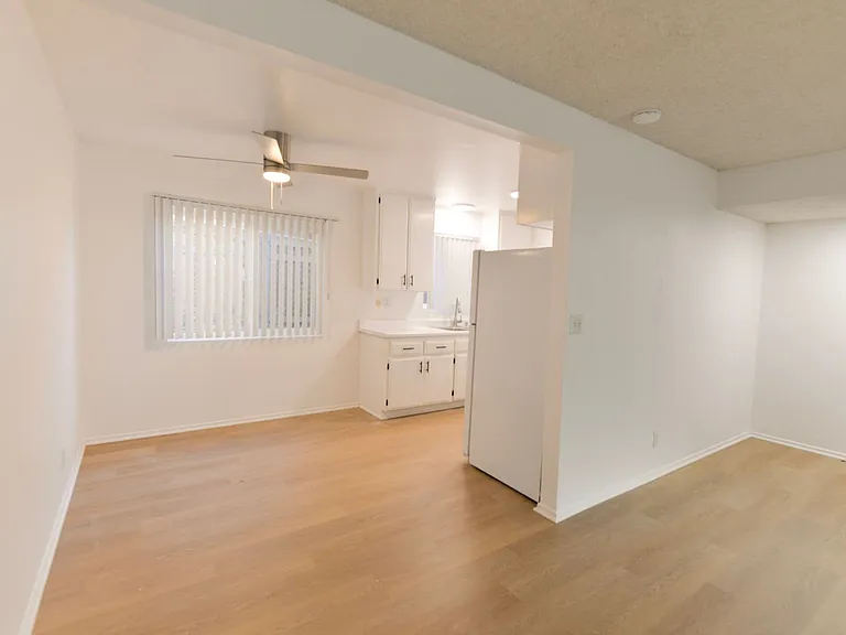 306 Avenida Granada — Photo 5