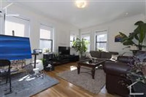 77 Quint Ave #2 Photo 1