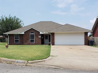 1905 Persimmon Ln, Ardmore, OK 73401