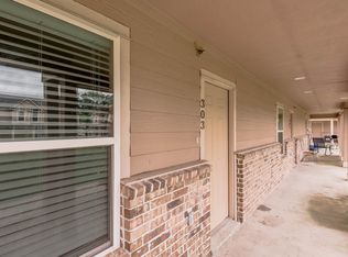 2002 20th St #303, Huntsville, TX 77340