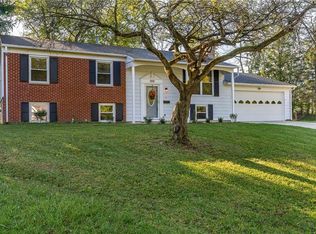 2912 Mystic Ln, Springfield, OH 45503