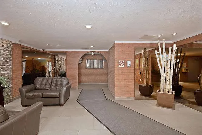 1100 Jalna Boulevard London — Photo 3